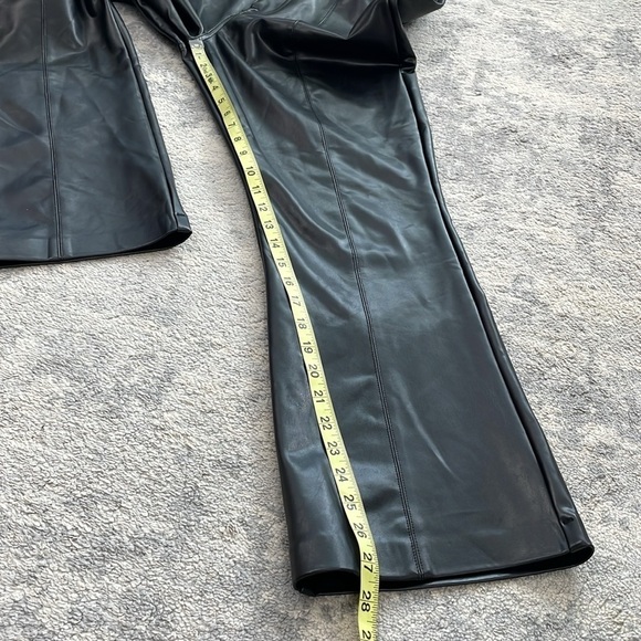 New 7 For All Mankind Faux Leather High Waist Slim Kick Pants Black Sz 31 - Picture 11 of 16